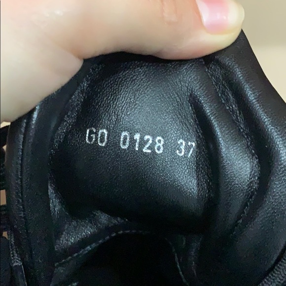 Brand new Louis Vuitton  archlight sneakers  sz 37 - Picture 3 of 8